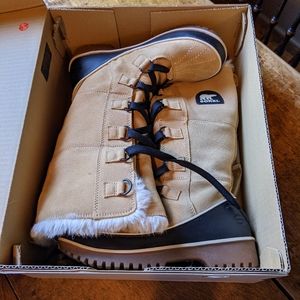 Sorel Tivoli High II Boots. EUC.